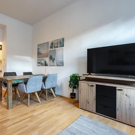 Cozy Apartment Steps Away From Subway Station ウィーン エクステリア 写真
