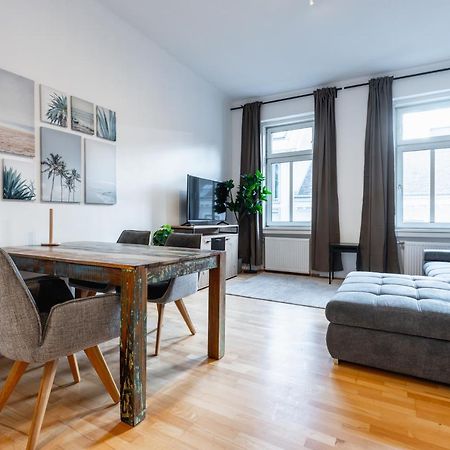 Cozy Apartment Steps Away From Subway Station ウィーン エクステリア 写真